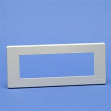 [BTIC_506L/6A/R] 506L/6A/R Magic Ivoire Plaque de recouvrement 6/7 modules